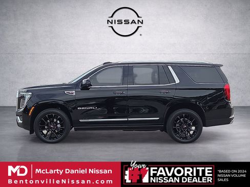 Used 2026 GMC Yukon Denali w/ Sun & Power Step Package AWD/4WD image 3