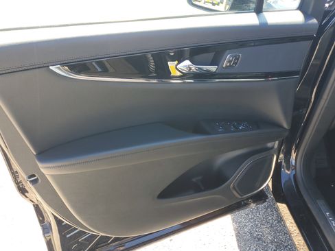 Certified 2023 Lincoln Nautilus Reserve image 10