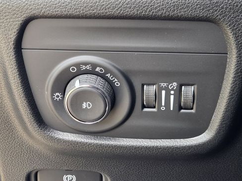 New 2026 Jeep Grand Cherokee L Limited RWD image 28