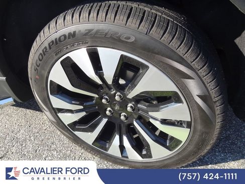 Used 2026 Ford Explorer Platinum w/ LUX Leather Package AWD/4WD image 16