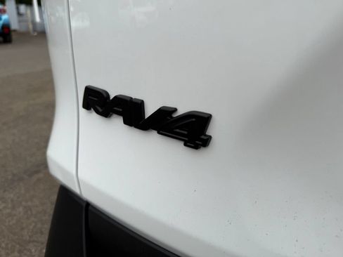 Certified 2024 Toyota RAV4 XLE w/ Convenience Package AWD/4WD image 8