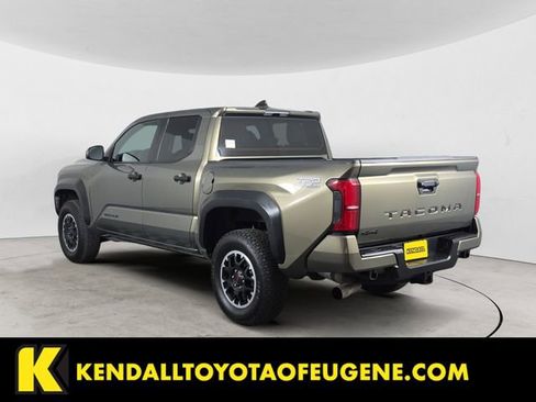 Certified 2025 Toyota Tacoma TRD Off-Road AWD/4WD image 3