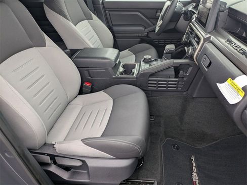 Used 2025 Toyota Tacoma TRD Off-Road image 19