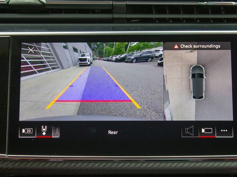 Used 2024 Audi SQ8 Premium Plus AWD/4WD image 18