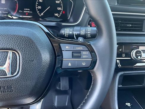 Used 2025 Honda Pilot Touring image 12