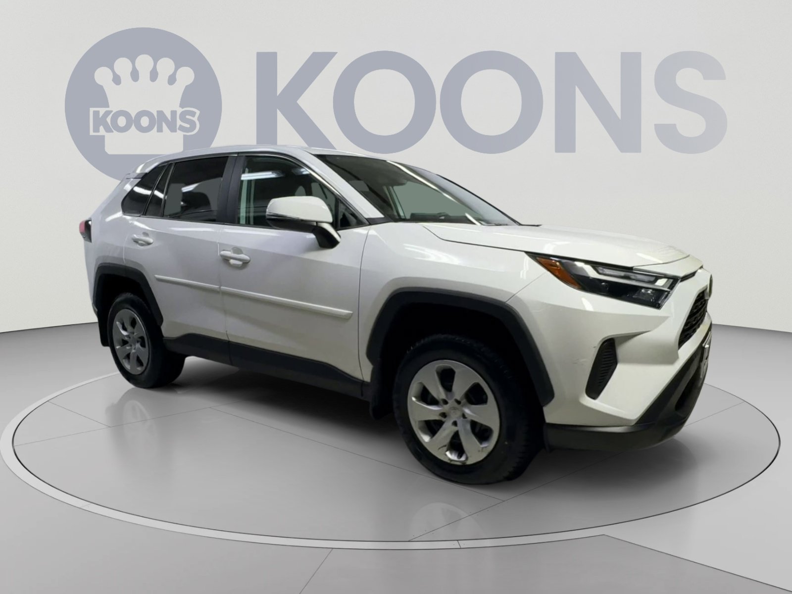 Used 2025 Toyota RAV4 LE AWD/4WD image 2
