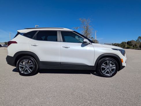 Certified 2023 Kia Seltos S image 4