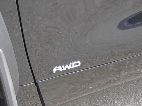 Used 2022 Toyota Highlander Limited image 8