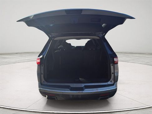 Used 2018 Chevrolet Traverse Premier w/ Driver Confidence II Package image 12