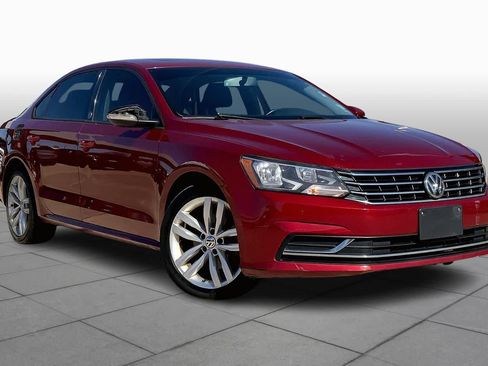 Used 2019 Volkswagen Passat 2.0T Wolfsburg image 3