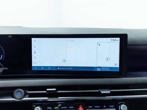 Used 2025 Hyundai Tucson Limited image 17