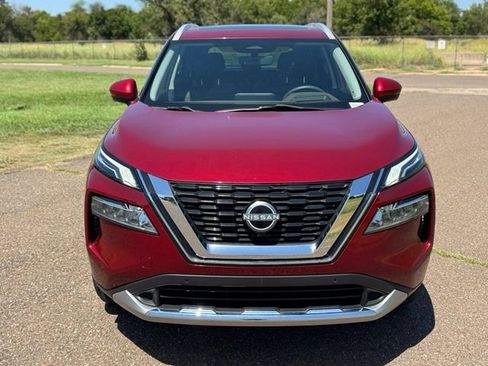 Used 2023 Nissan Rogue Platinum w/ Platinum Premium Package FWD image 2