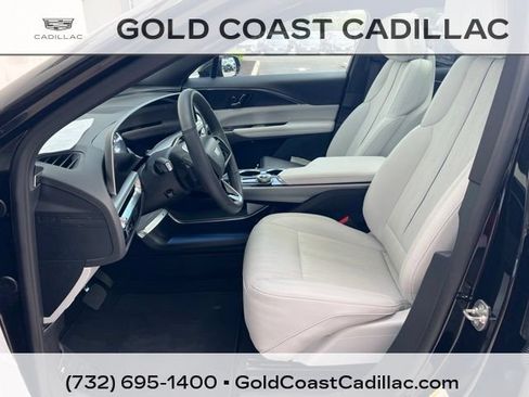Certified 2024 Cadillac Lyriq Luxury AWD/4WD image 15