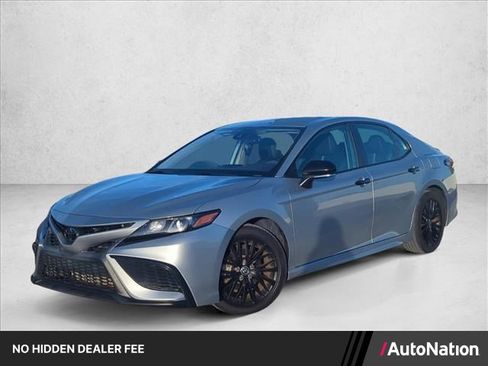 Used 2021 Toyota Camry SE w/ Convenience Package FWD image 1