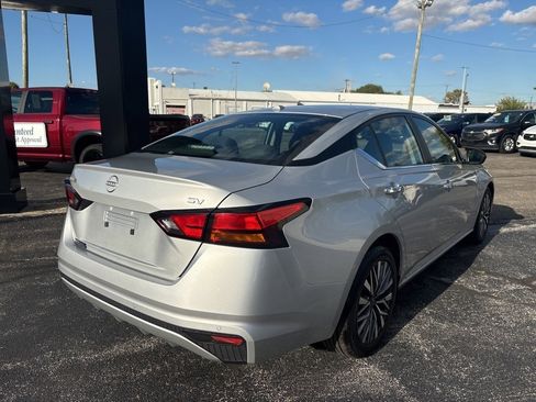 Used 2024 Nissan Altima 2.5 SV image 9