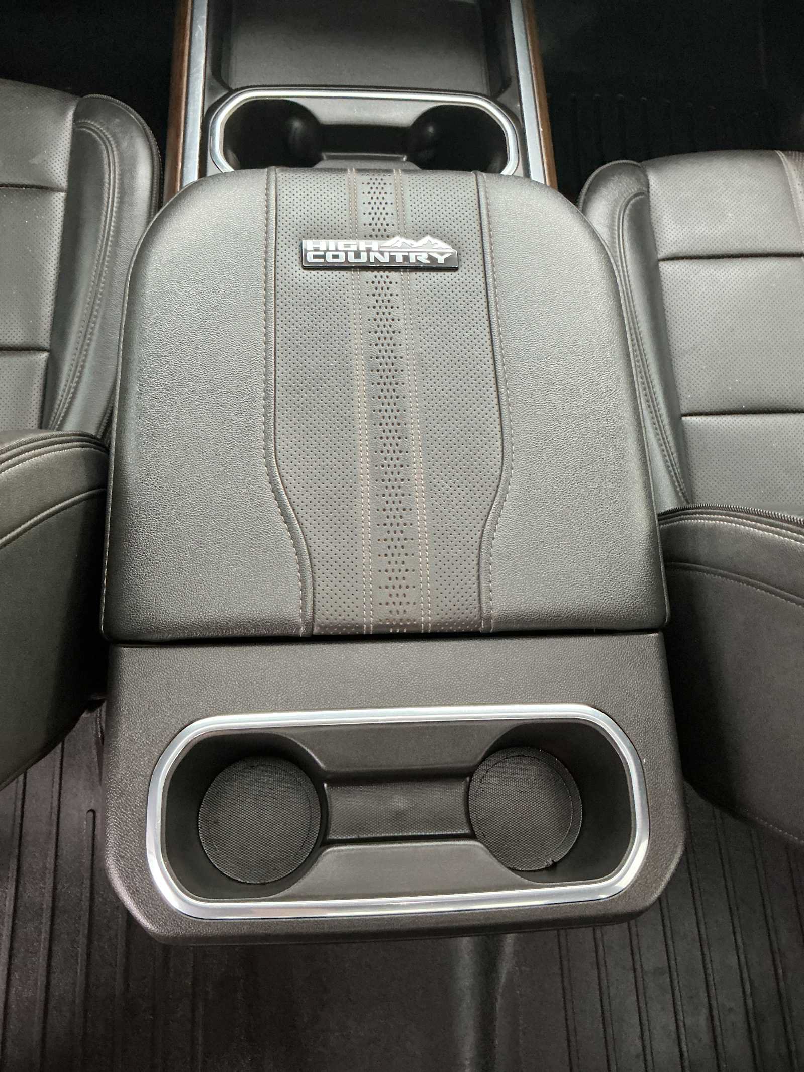 Used 2024 Chevrolet Silverado 2500 High Country w/ High Country Premium Package AWD/4WD image 18