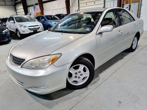 Used 2003 Toyota Camry LE image 1