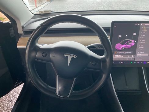 Used 2019 Tesla Model 3 Standard Range Plus image 32