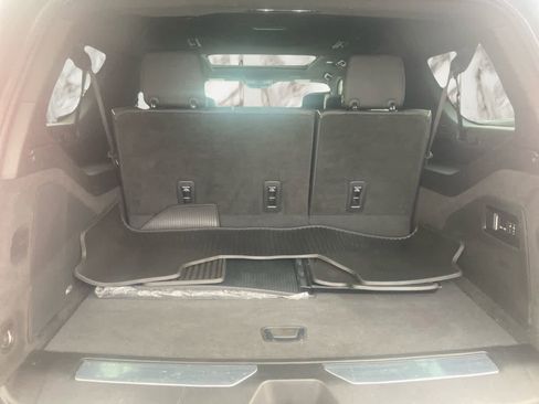 Used 2021 Cadillac Escalade ESV Premium Luxury image 8