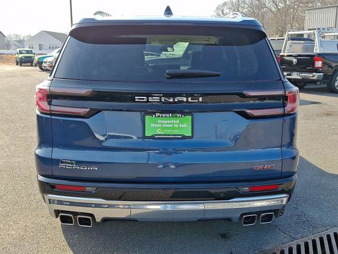 Used 2024 GMC Acadia Denali image 8