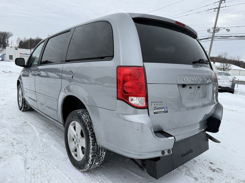Used 2015 Dodge Grand Caravan SE w/ Quick Order Package 29E SE image 4