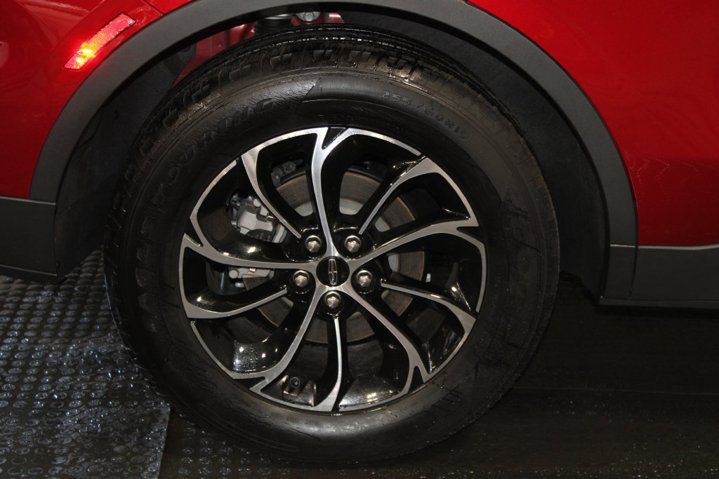 Used 2025 Lincoln Nautilus Premier AWD/4WD image 44