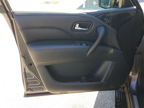 Used 2024 INFINITI QX80 Luxe image 8