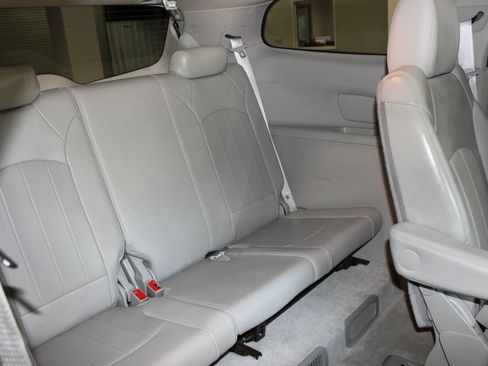 Used 2012 Buick Enclave Leather FWD image 30