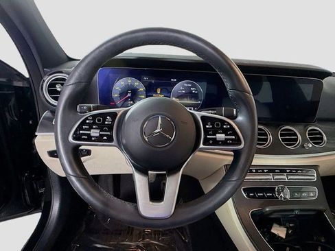Used 2019 Mercedes-Benz E 300 image 17