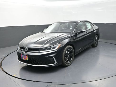 New 2026 Volkswagen Jetta SE image 3