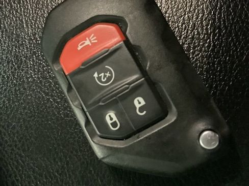 Certified 2022 Jeep Wrangler Unlimited Sport image 38