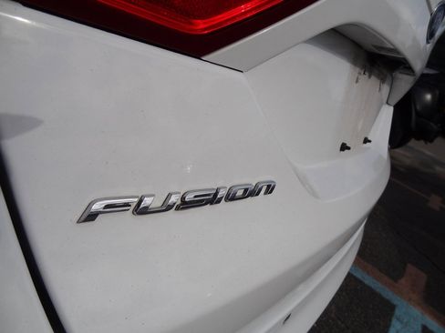 Used 2015 Ford Fusion SE w/ Equipment Group 201A image 6