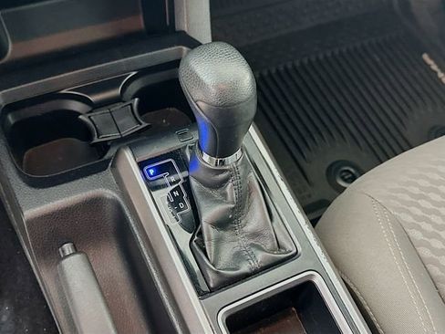 Used 2020 Toyota Tacoma SR5 image 17