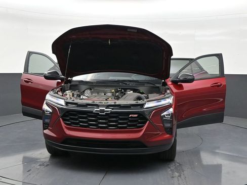 Used 2024 Chevrolet Trax RS FWD image 33