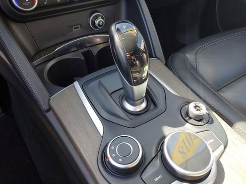 Used 2018 Alfa Romeo Stelvio Ti image 18