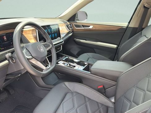 New 2026 Volkswagen Atlas SE FWD image 28