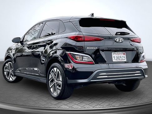 Used 2023 Hyundai Kona SE FWD image 2