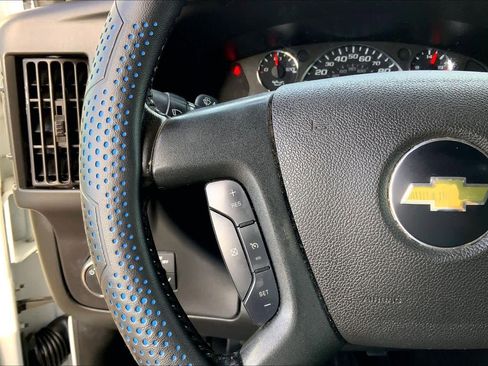 Used 2022 Chevrolet Express 2500 w/ Driver Convenience Package image 19