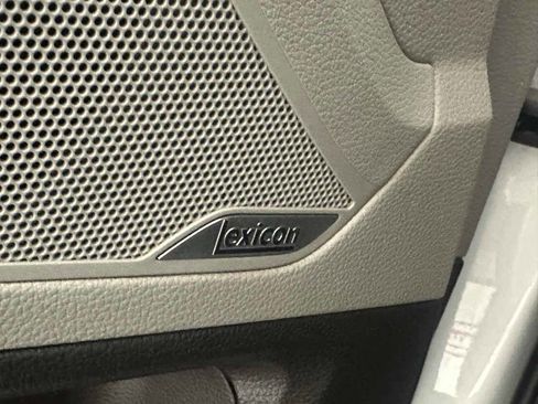 Used 2017 Genesis G80 3.8 w/ Option Group 02 image 48