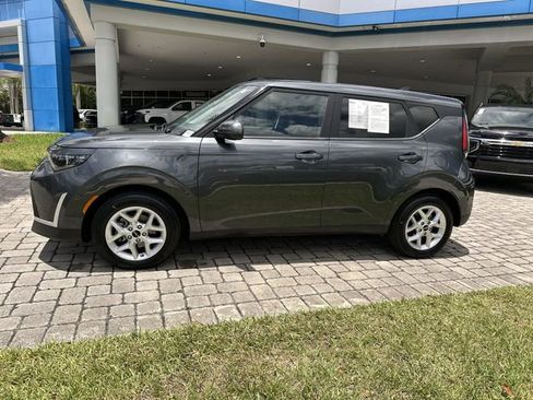 Used 2024 Kia Soul LX w/ Option Group 015 FWD image 32