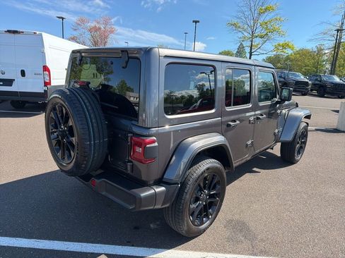 Certified 2025 Jeep Wrangler Unlimited Sahara w/ Safety Group AWD/4WD image 3