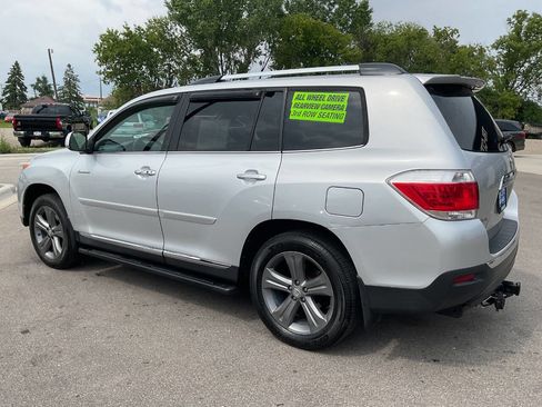 Used 2012 Toyota Highlander Limited w/ Tow Pkg AWD/4WD image 4