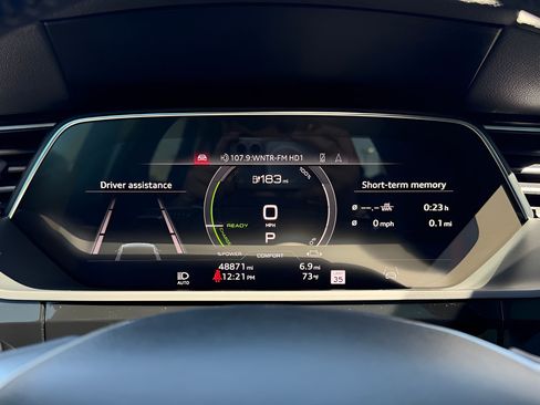Used 2021 Audi e-tron Premium Plus w/ Premium Plus Package AWD/4WD image 47