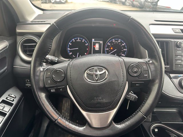 Used 2017 Toyota RAV4 XLE AWD/4WD image 16