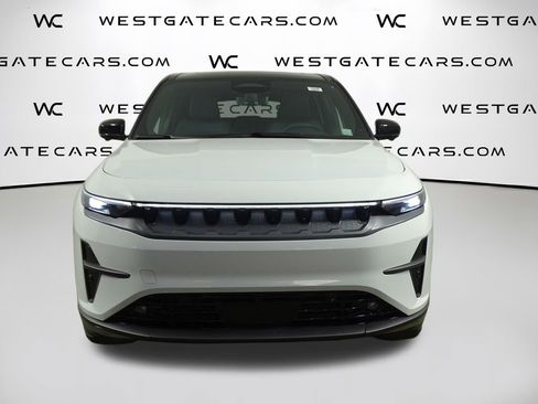 Used 2024 Jeep Wagoneer Launch Edition image 4