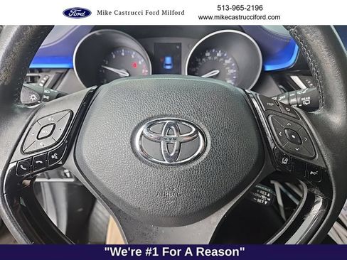 Used 2020 Toyota C-HR XLE FWD image 7
