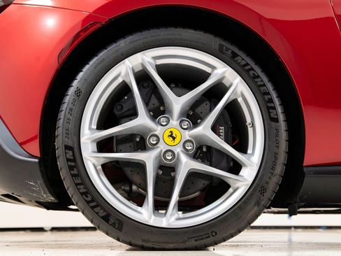 Certified 2025 Ferrari Roma Spider RWD image 20