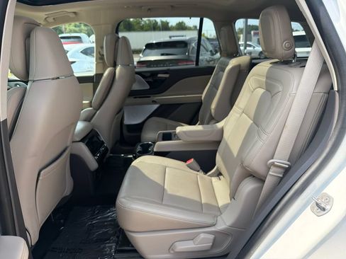 Used 2020 Lincoln Aviator Reserve w/ Equipment Group 201A AWD/4WD image 15
