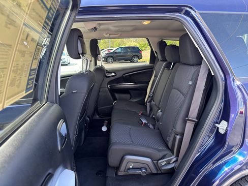 Used 2019 Dodge Journey SE w/ Premium Group FWD image 23