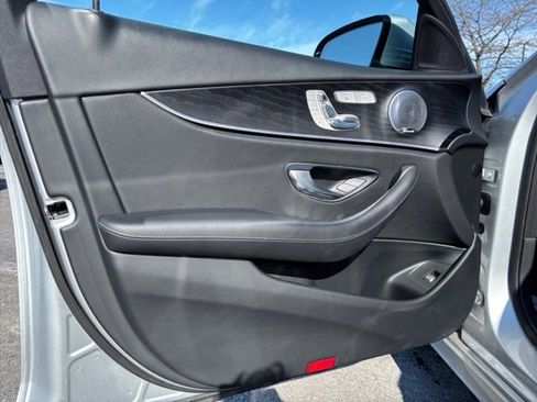 Used 2017 Mercedes-Benz E 300 4MATIC image 10